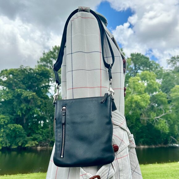 Coach Vintage Hamptons Black Leather Swingpack Silver Hardware White Stitching - Picture 6 of 12